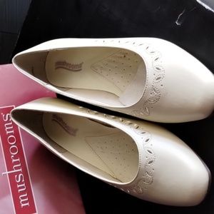Mushroom comfortable off white ivory heels